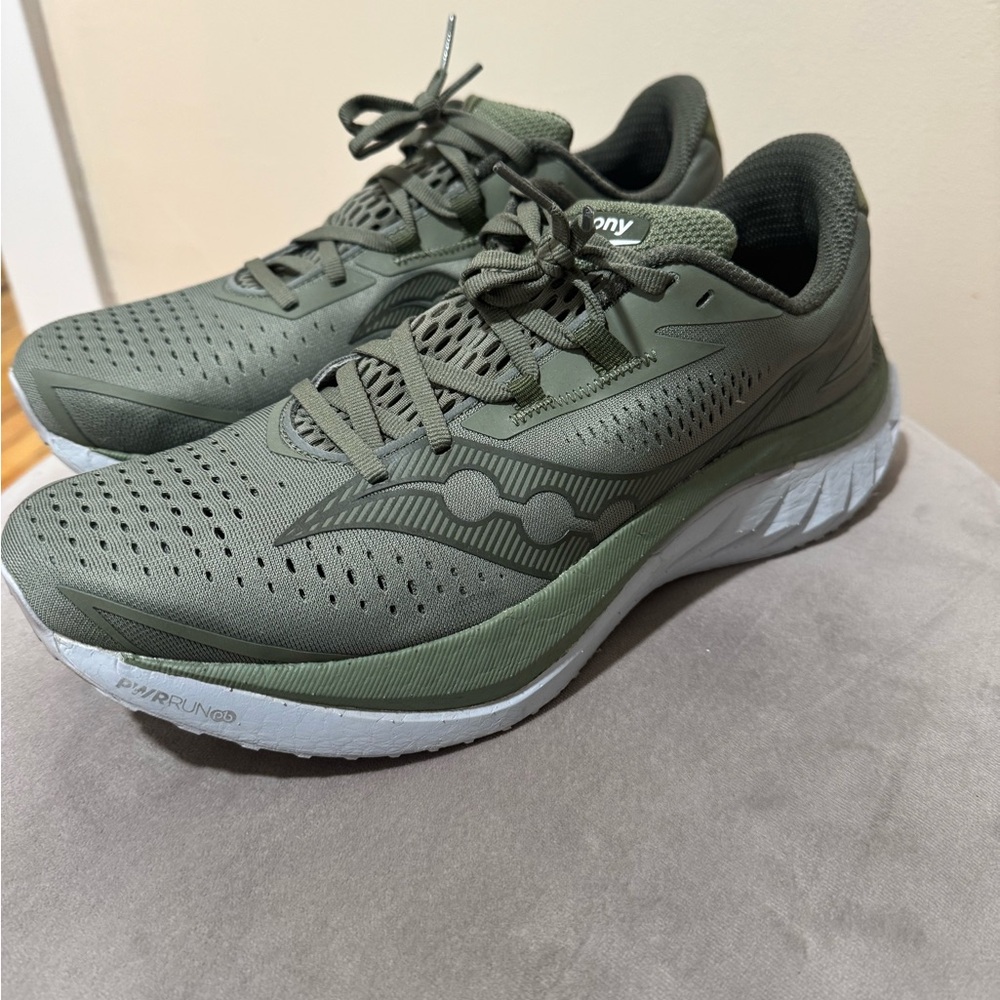 Saucony Men’s Endorphin Speed 4 Running Shoes